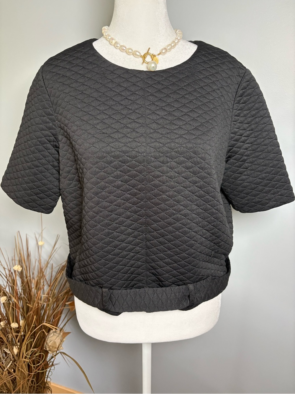 ELLE Black Quilted Textured Cropped Top Size L